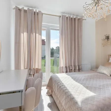 Appartement Ekskluzywny Blisko Morza Z Ogrodkiem I Klimatyzacja By Renters Prestige Jastrzębia Góra